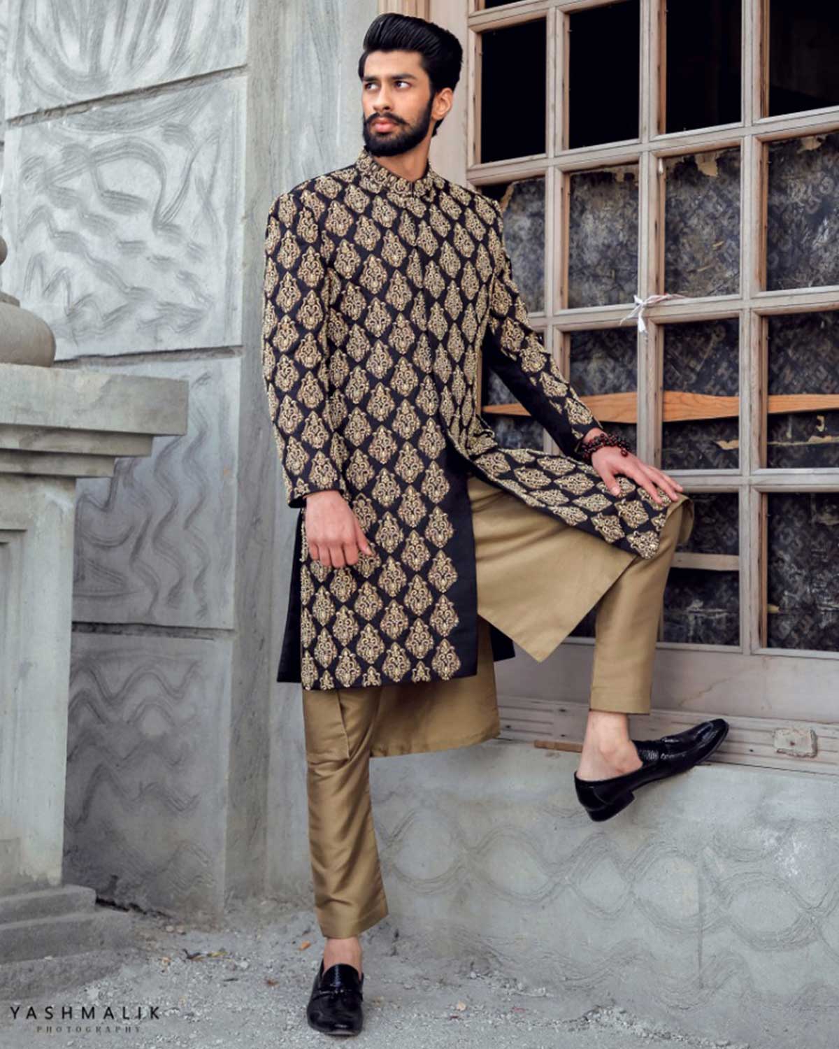 Very Class & Full Hand Work Motive Design Sherwani