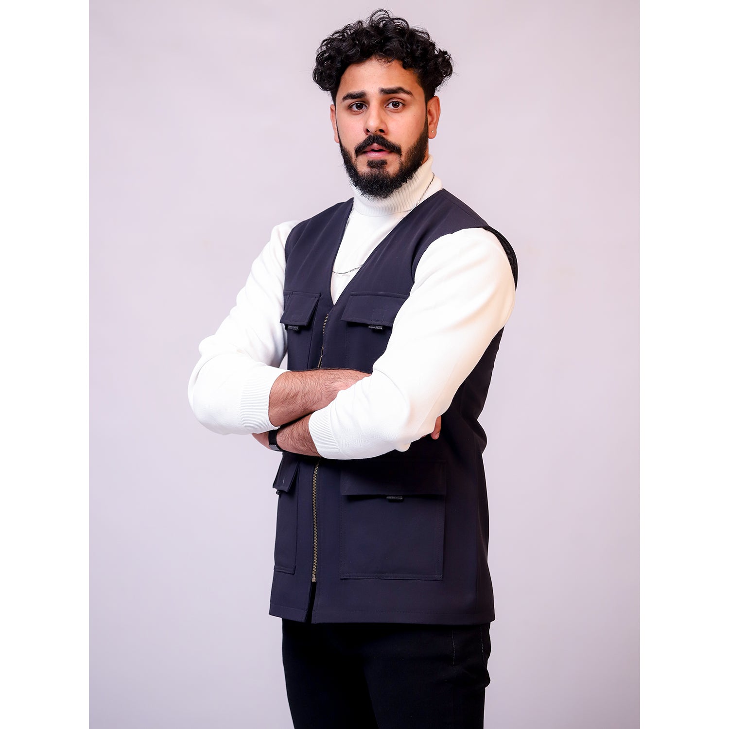 Sleeveless Four Pocket Zipper Jacket