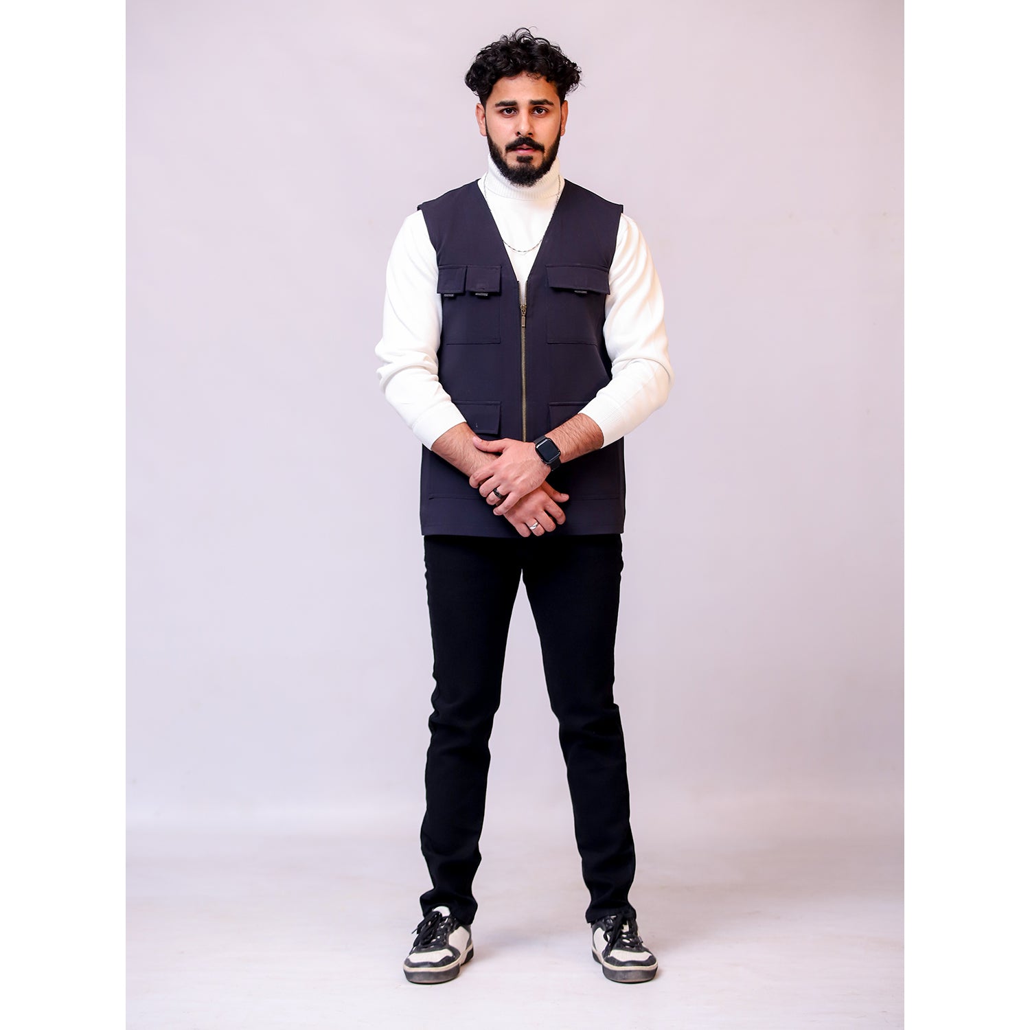 Sleeveless Four Pocket Zipper Jacket